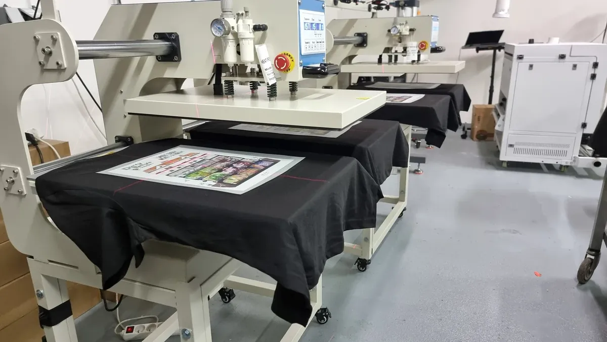 Printing a T-shirt in the PrintZona workshop